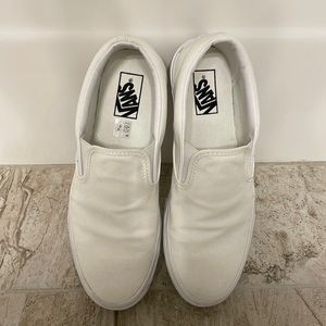 Vans authentic slip on shoe. Men’s Size 9